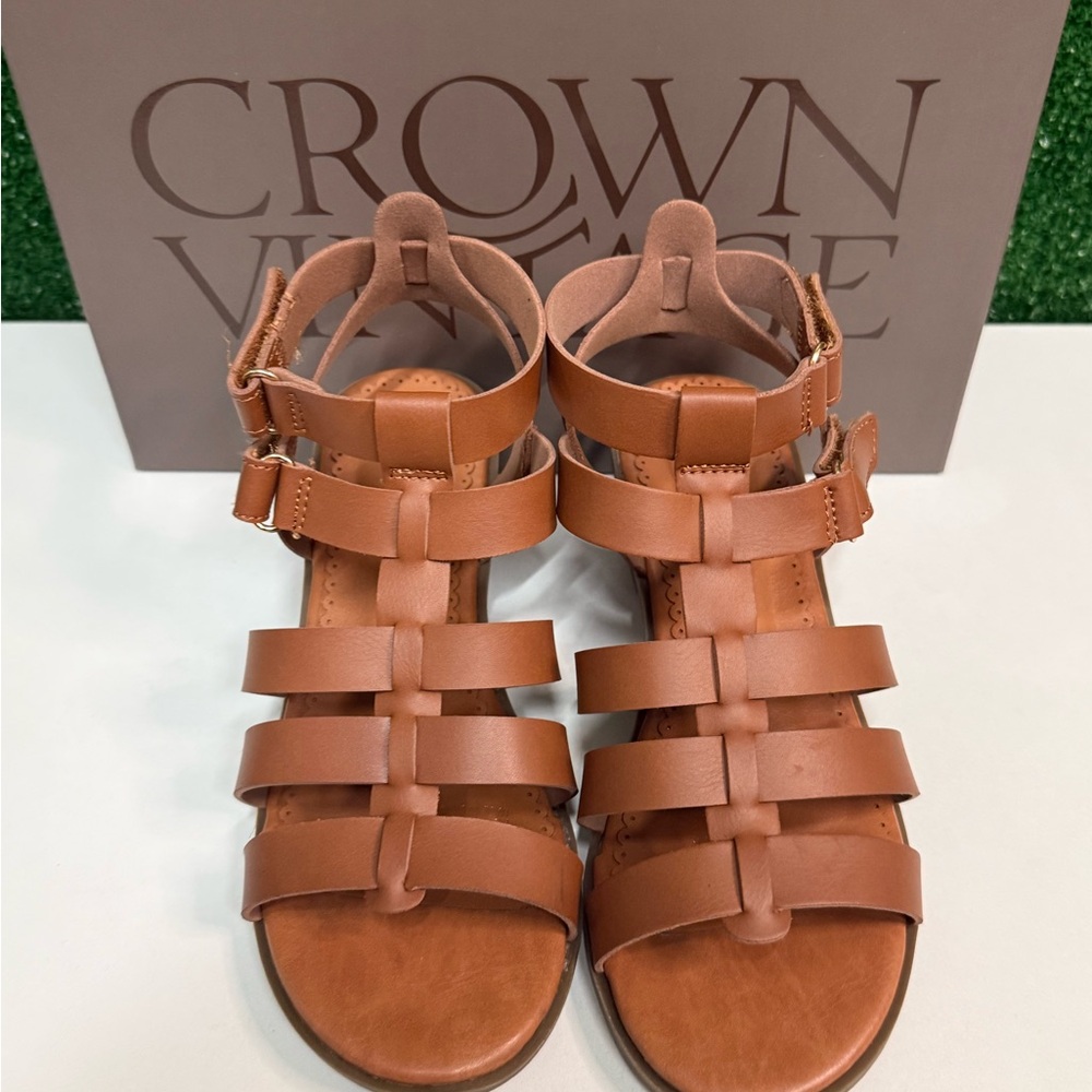 Crown Vintage Girls Brown Strappy Sandal Heel Size 3 Runs Small
